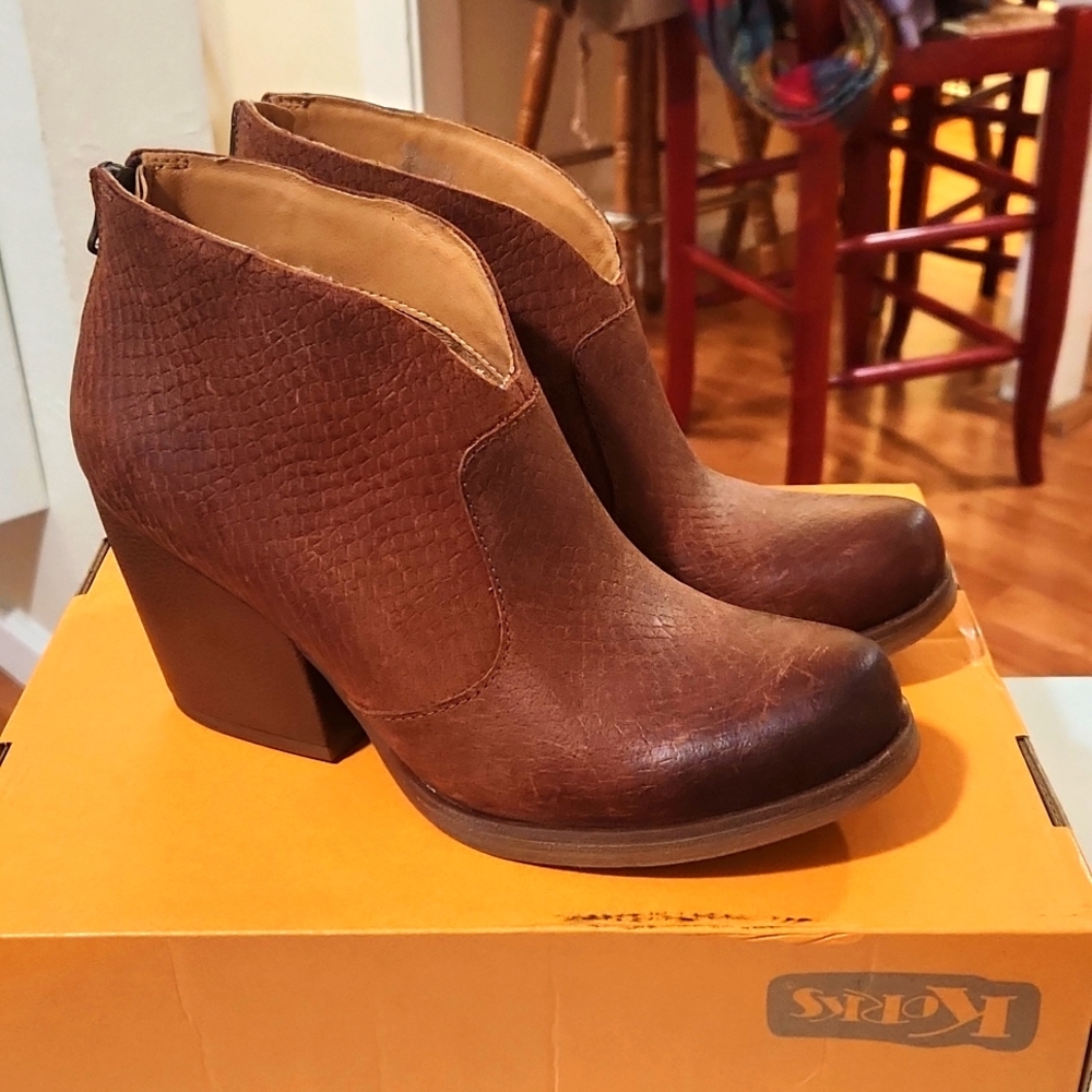 NEW Kork Gemini Leather Ankle Bootie 8.5